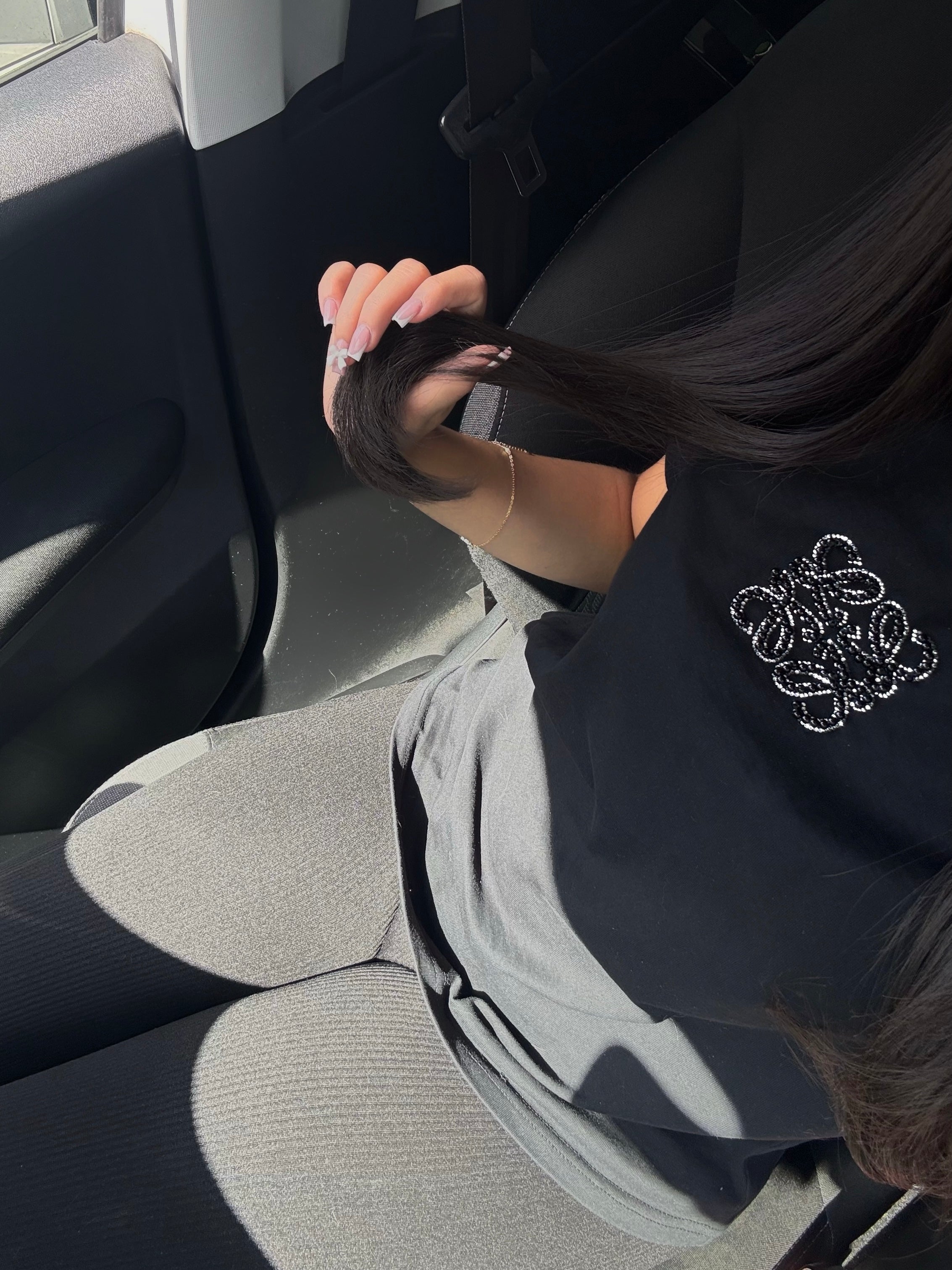 T-SHIRT NOIR AVEC LOGO BRODÉ